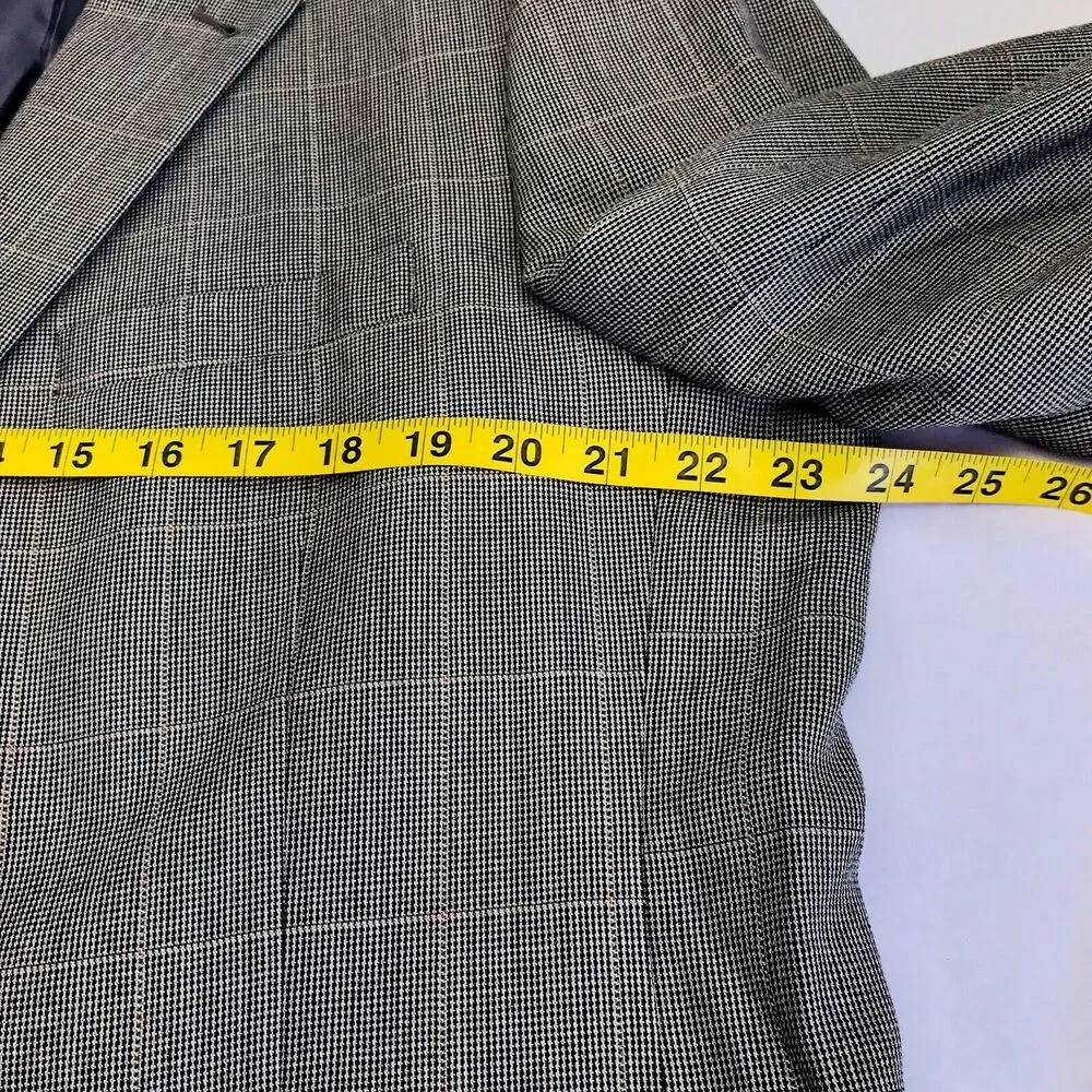 Jos A Bank Signature Sport Coat Silk Wool 44 L Plaid Windowpane Gray Career